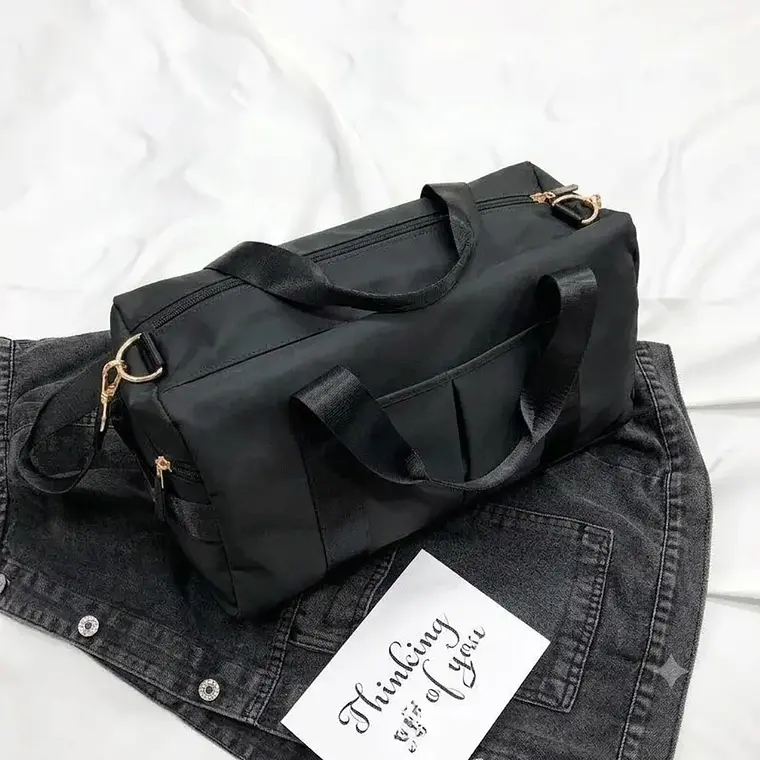 Bolso Deportivo viaje o gym Con Separación negro verde lila 2