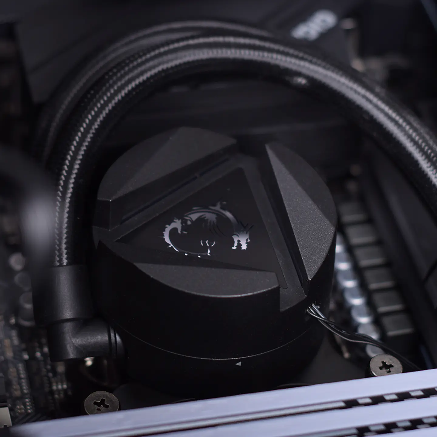 Pc Gamer Magnus i5: Core i5-10600K, 1TB SSD, RAM 32gb, RTX 3060 Ti 8GB GDDR6 4