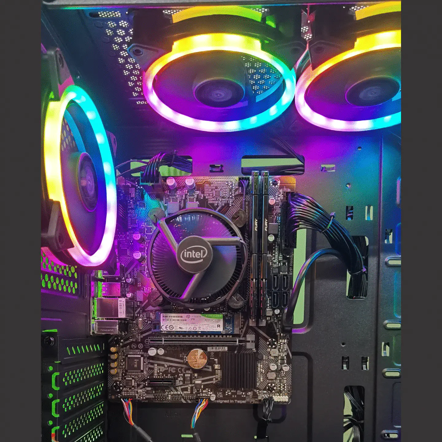 Pc Gamer Draco i3: Wifi, Core i3-10100F, 2TB SSD, 16GB Ram, Geforce GT1030 4GB GDDR4 3