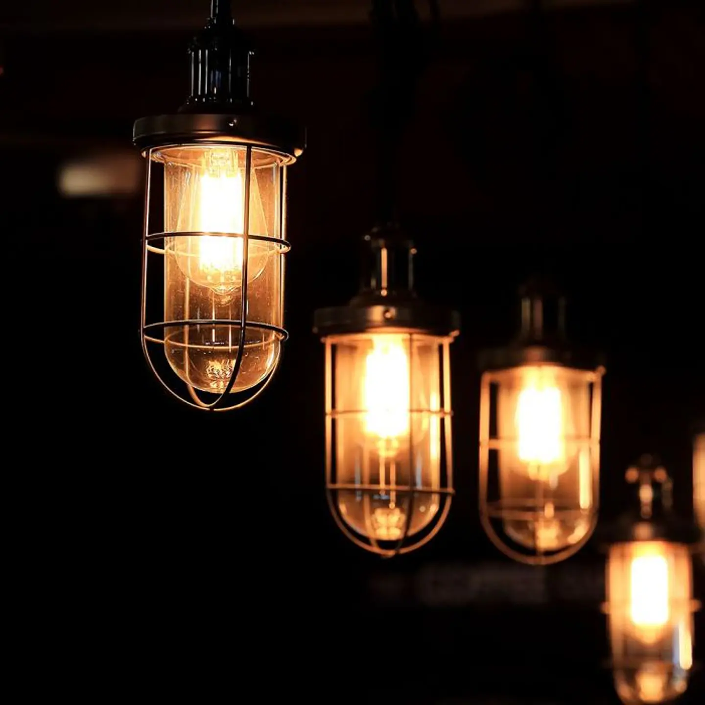 Lâmpada LED ST64 4W 2200K E27 âmbar V-TAC 4