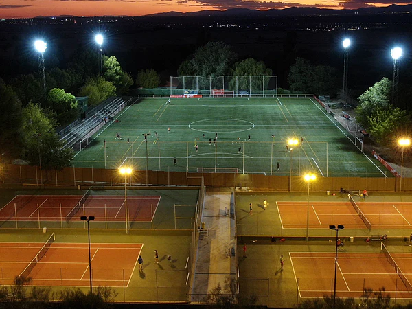 How to light padel courts?