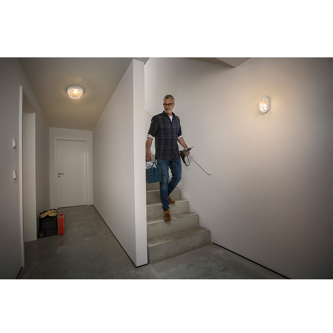 Bulkhead Essential oval E27 Blanco Ledvance 4