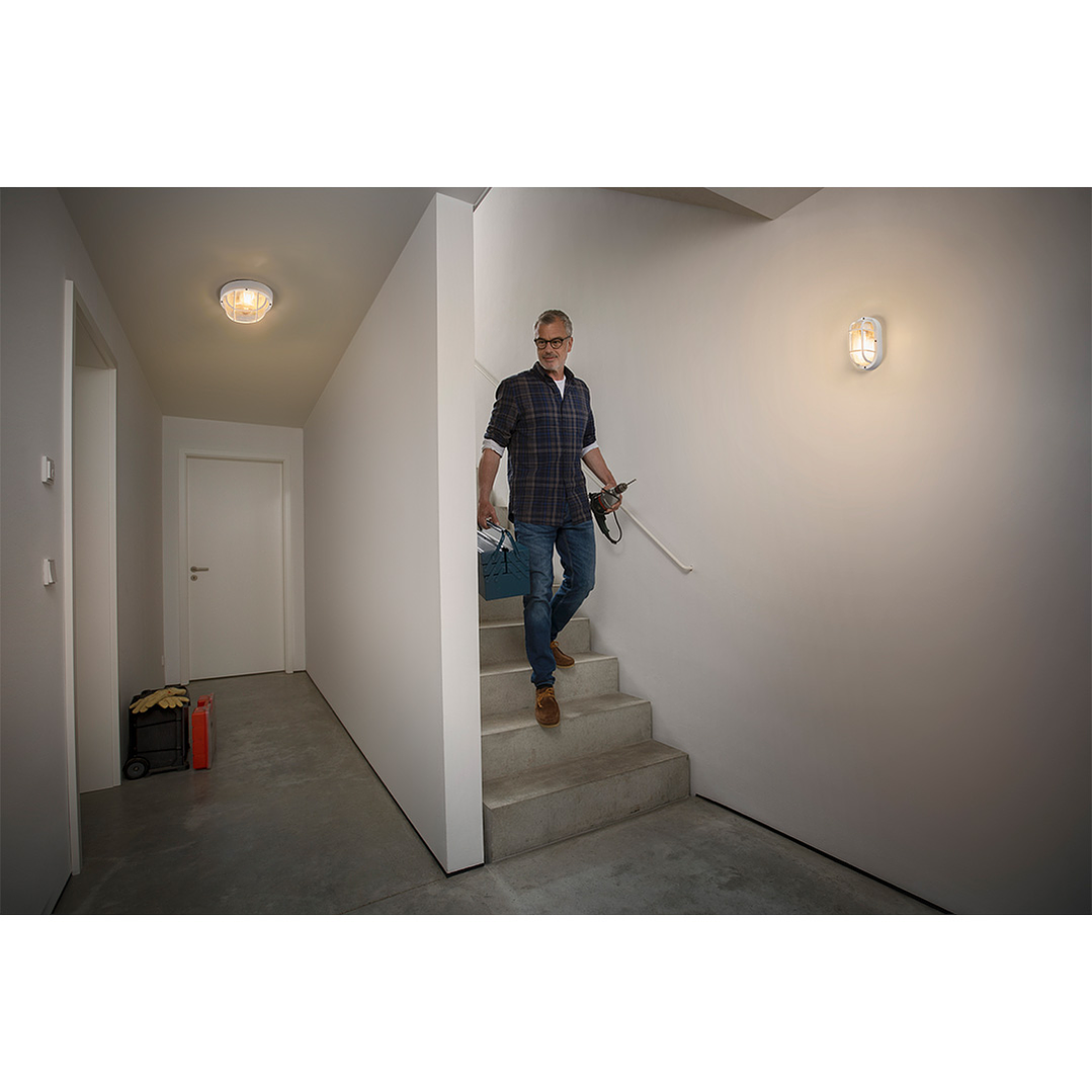 Bulkhead Essential round E27 White Ledvance 4