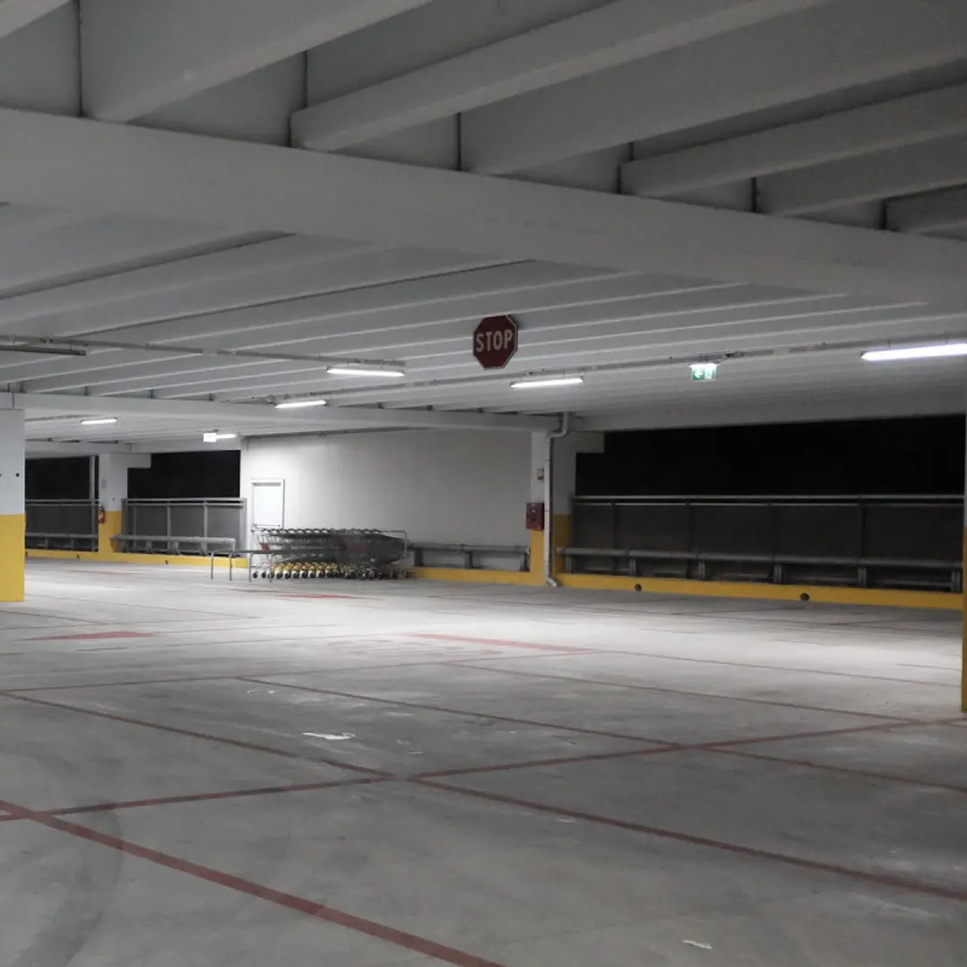 Pantalla Estanca, conexión de un solo lado con placa y clip de acero inoxidable de byWATT 19