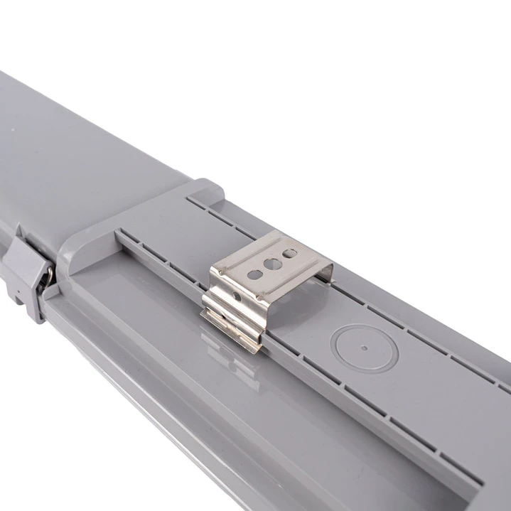 Pantalla Estanca, conexión de un solo lado con placa y clip de acero inoxidable de byWATT 14