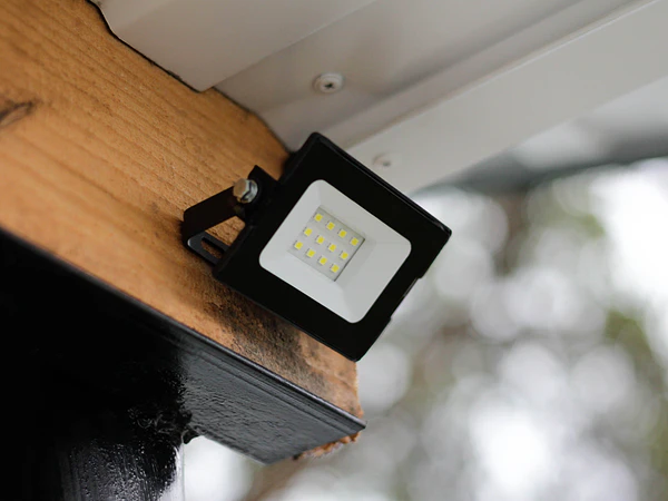 Como escolher um projetor LED para exterior