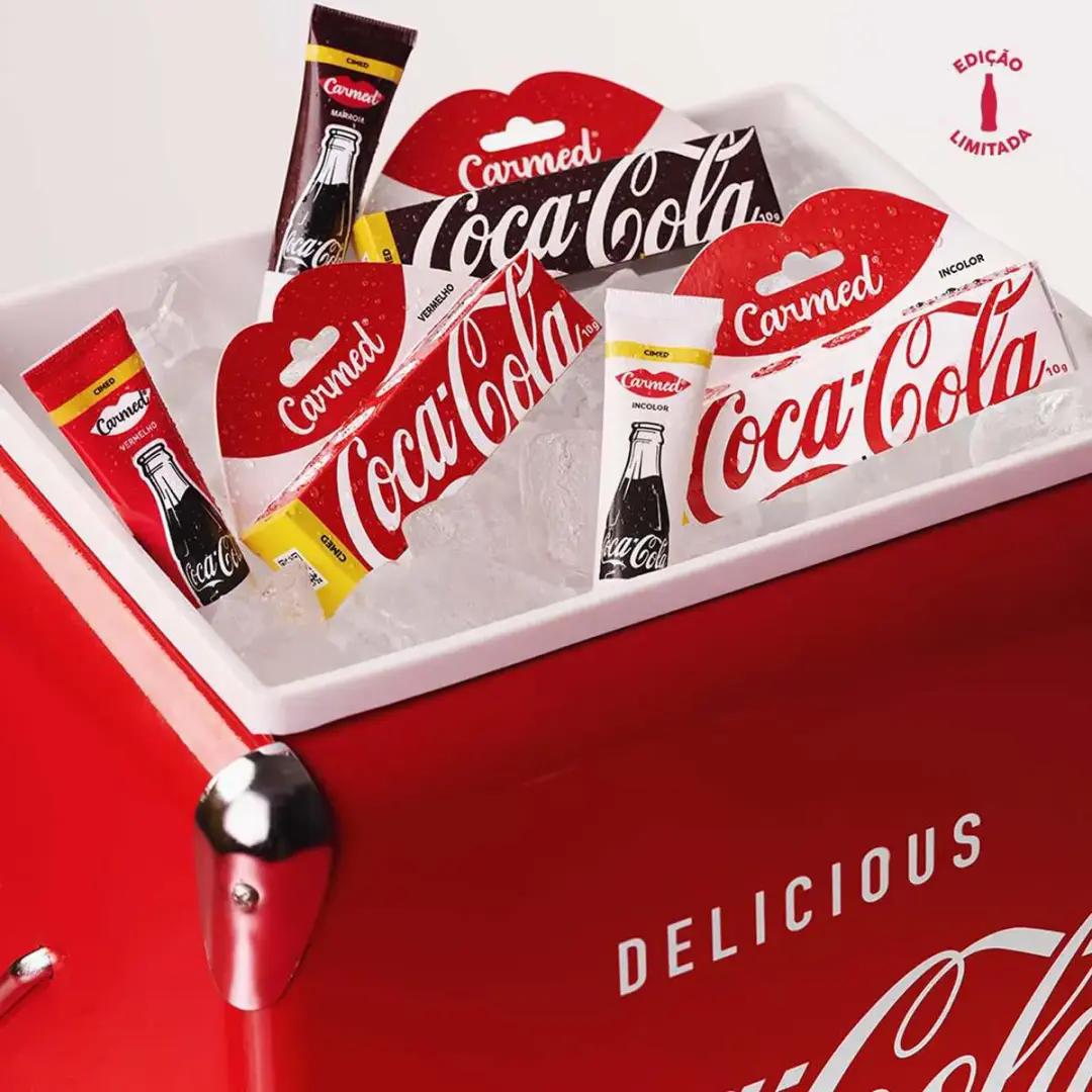 Hidratante Labial - Coca Cola - Marrom - CARMED 4