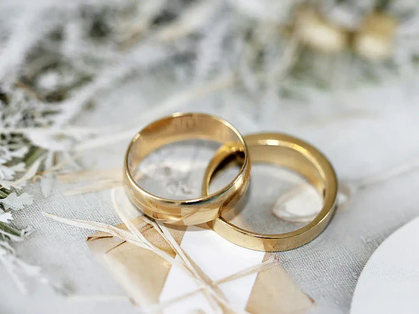 Why Minimalist Wedding Rings Are Becoming So Popular