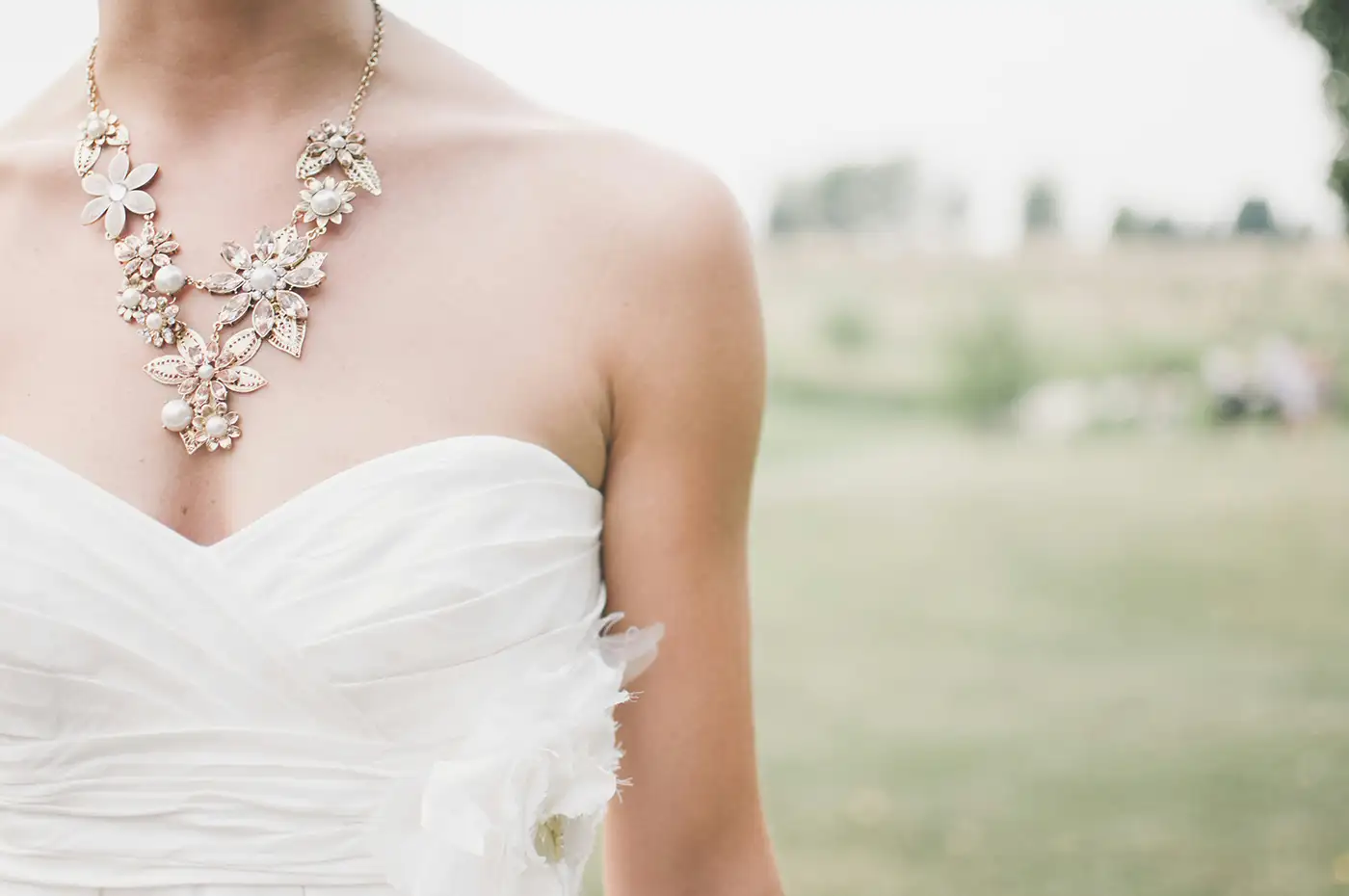 How to Match Bridal Jewelry With Your Wedding Dress