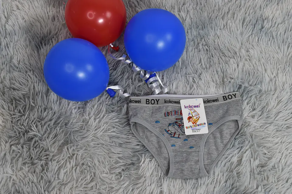 Slip de niño hecho de algodón con estampado  3