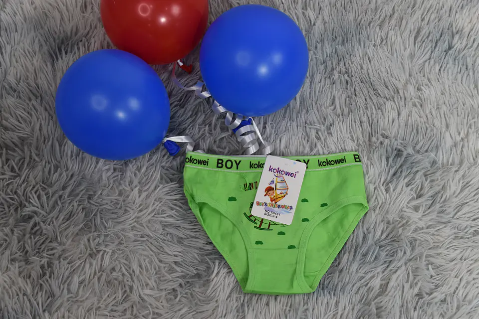 Slip de niño hecho de algodón con estampado  4