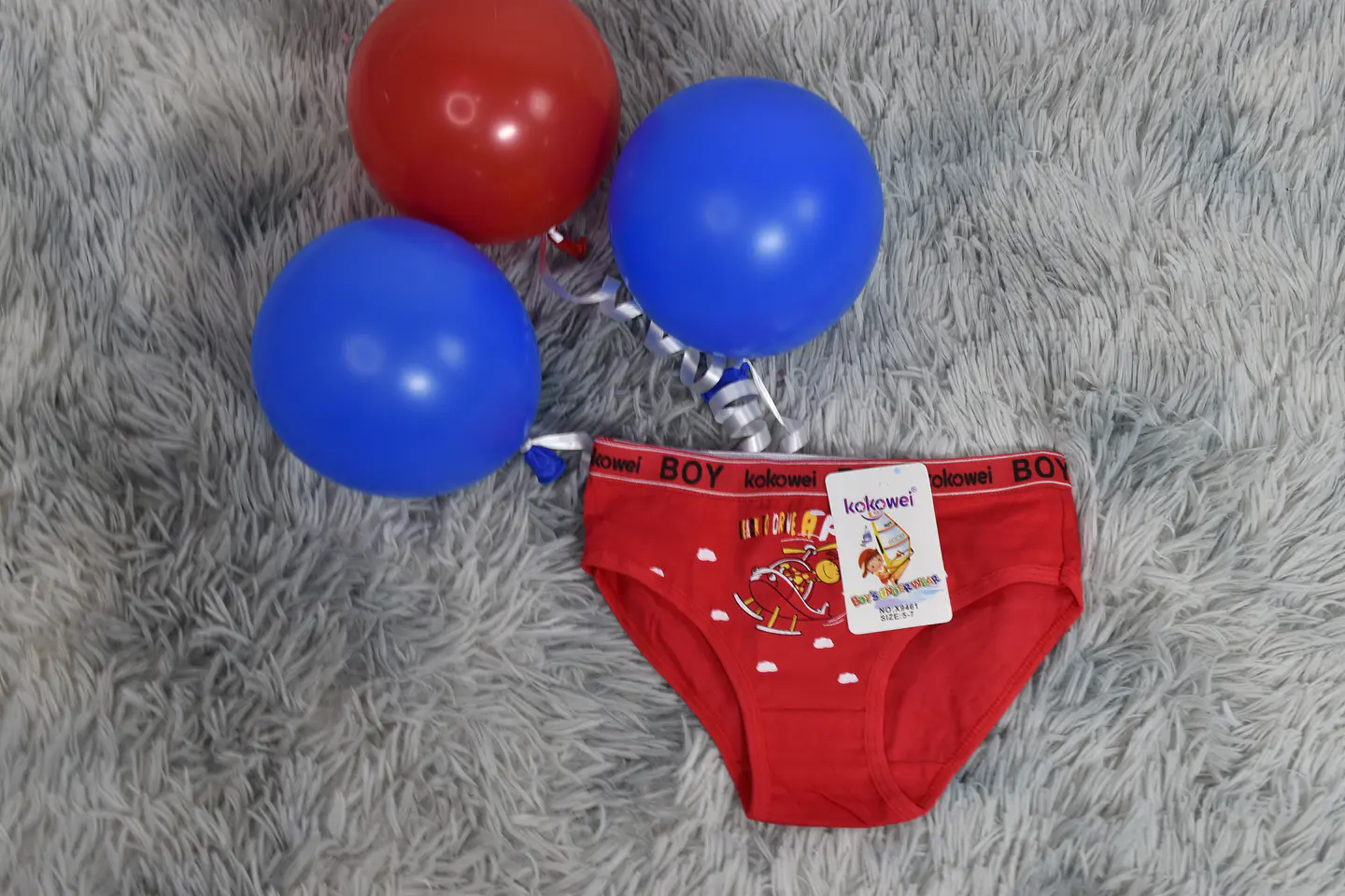 Slip de niño hecho de algodón con estampado  6