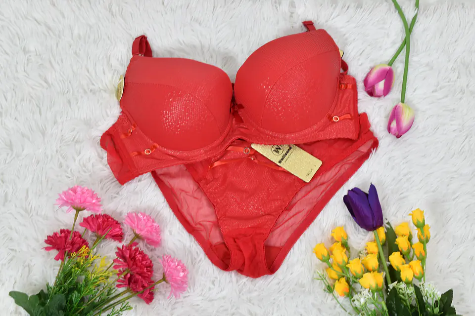Conjunto de ropa interior con tela suave de encaje  5