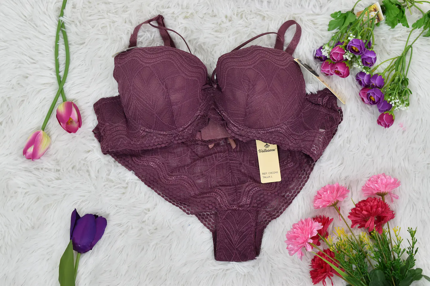 Conjunto de encaje con adorno  3