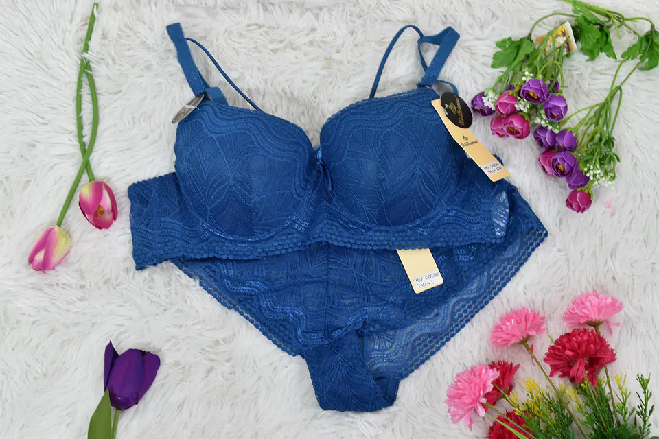 Conjunto de encaje con adorno  4