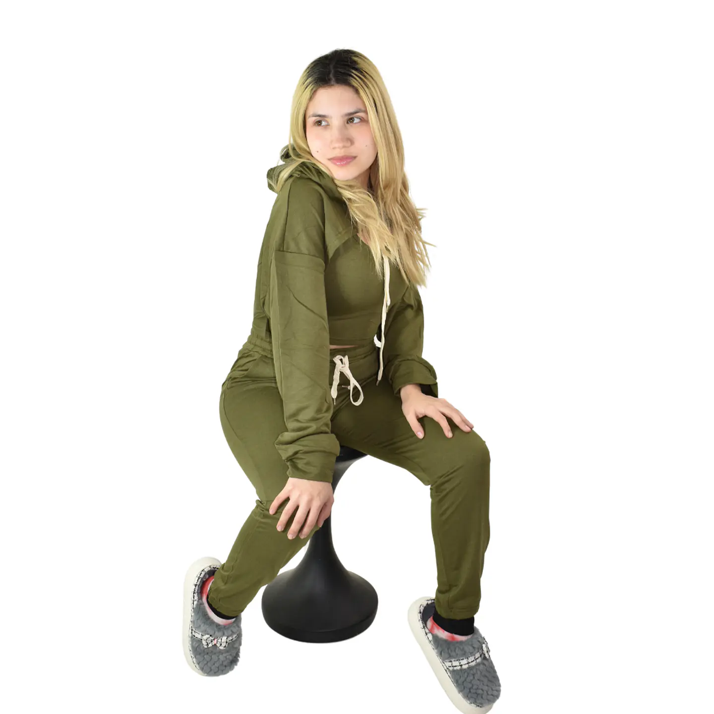 conjunto deportivo de tres piezas  1