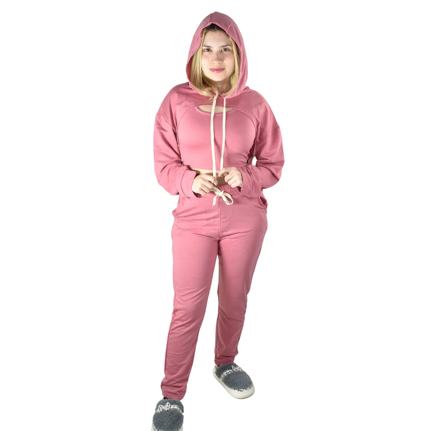 conjunto deportivo de tres piezas  2