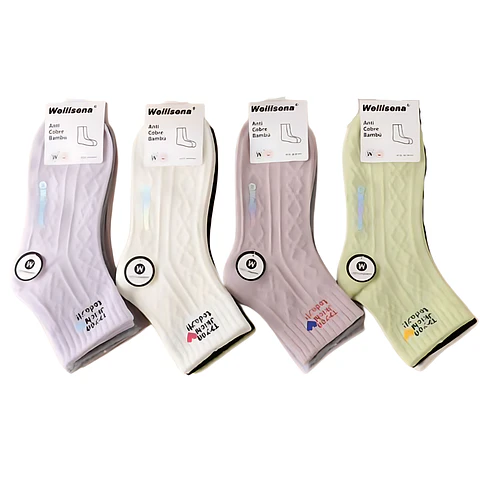 Docena de calcetines con diseños 