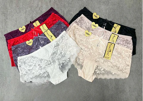 Calzón semitransparente con encaje 