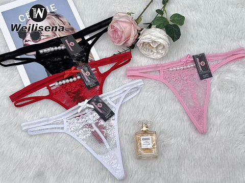 Colale con encaje delicado 