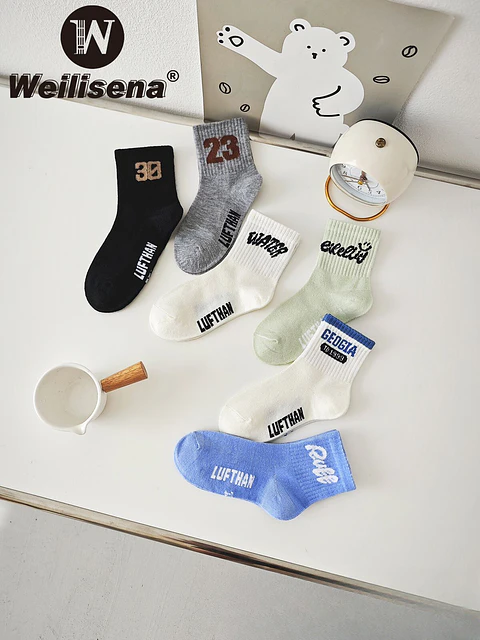 Docena de calcetines semi altos para niños 