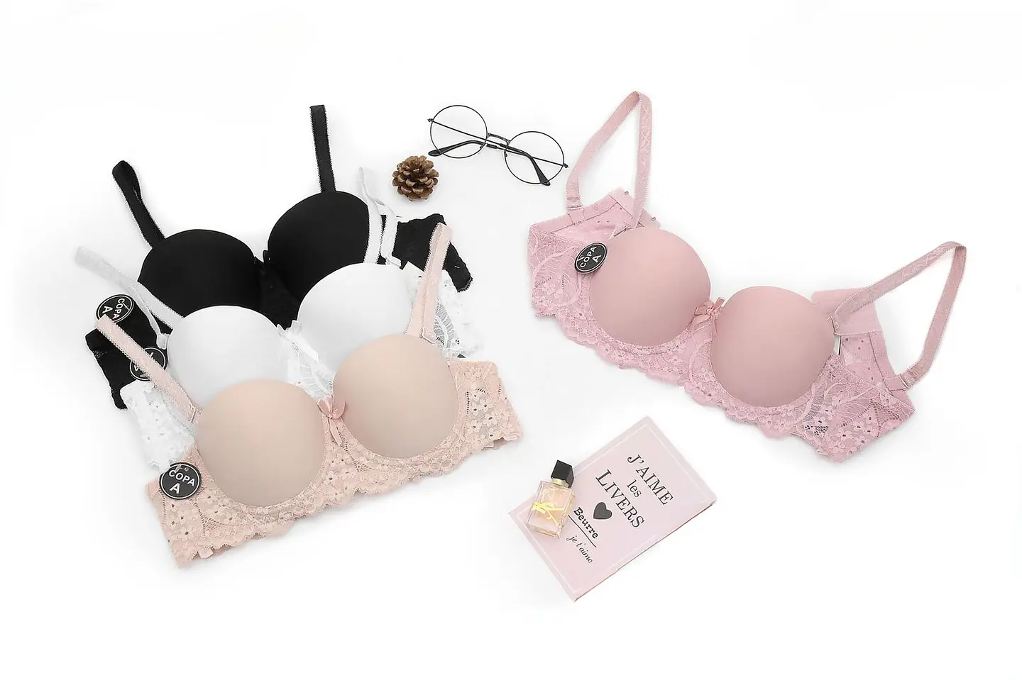 Sosten tipo strapless Copa A con encaje  1