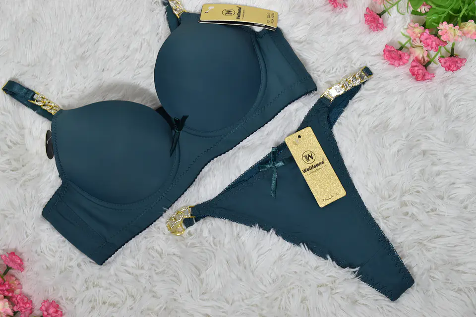 DOCENA Conjunto de ropa interior con cadena Copa B 4