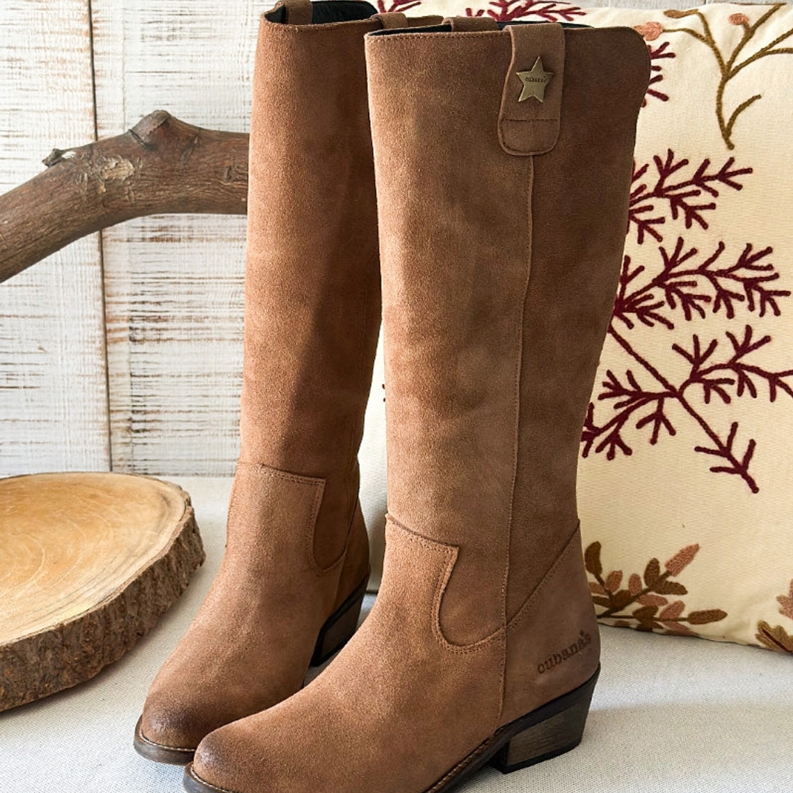 BOTINS DE CAMURÇA DE CANO ALTO CUBANAS  1