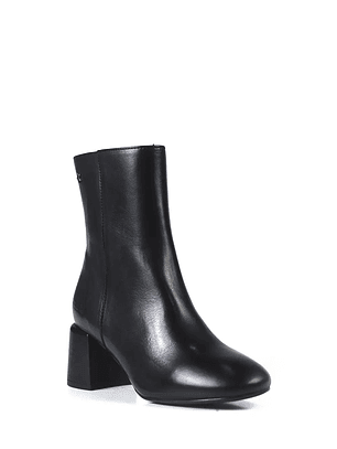 BOTINS EM PELE COM SALTO CUBANAS 