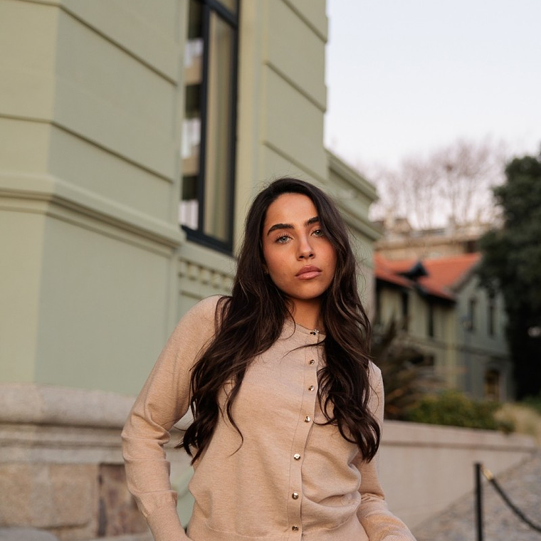 CARDIGAN CASTANHO COM DECOTE REDONDO SCRITPA 2