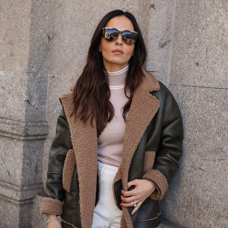 CAMISOLA MALHA BEGE GOLA ALTA SCRITPA 2