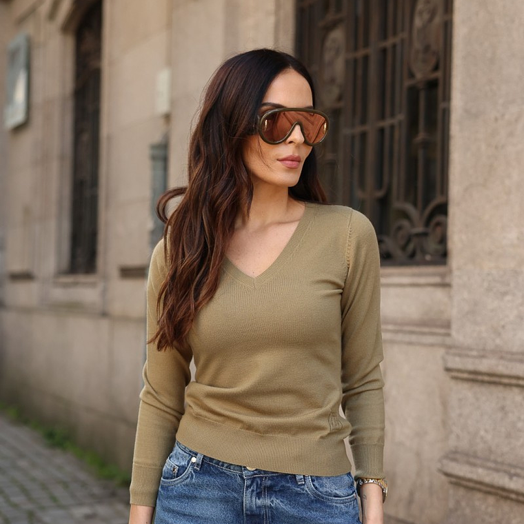 CAMISOLA DE MALHA BORDEAUX COM DECOTE EM V SCRIPTA 2