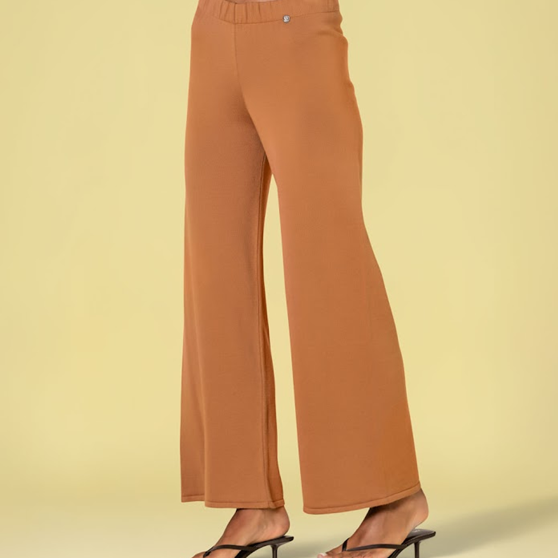 CALÇAS DE MALHA CARAMELO DA RUGA 1