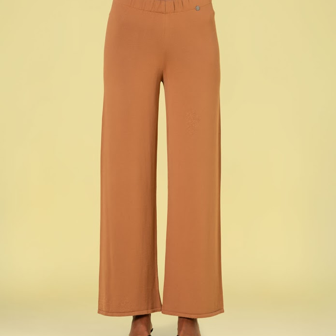 CALÇAS DE MALHA CARAMELO DA RUGA 3