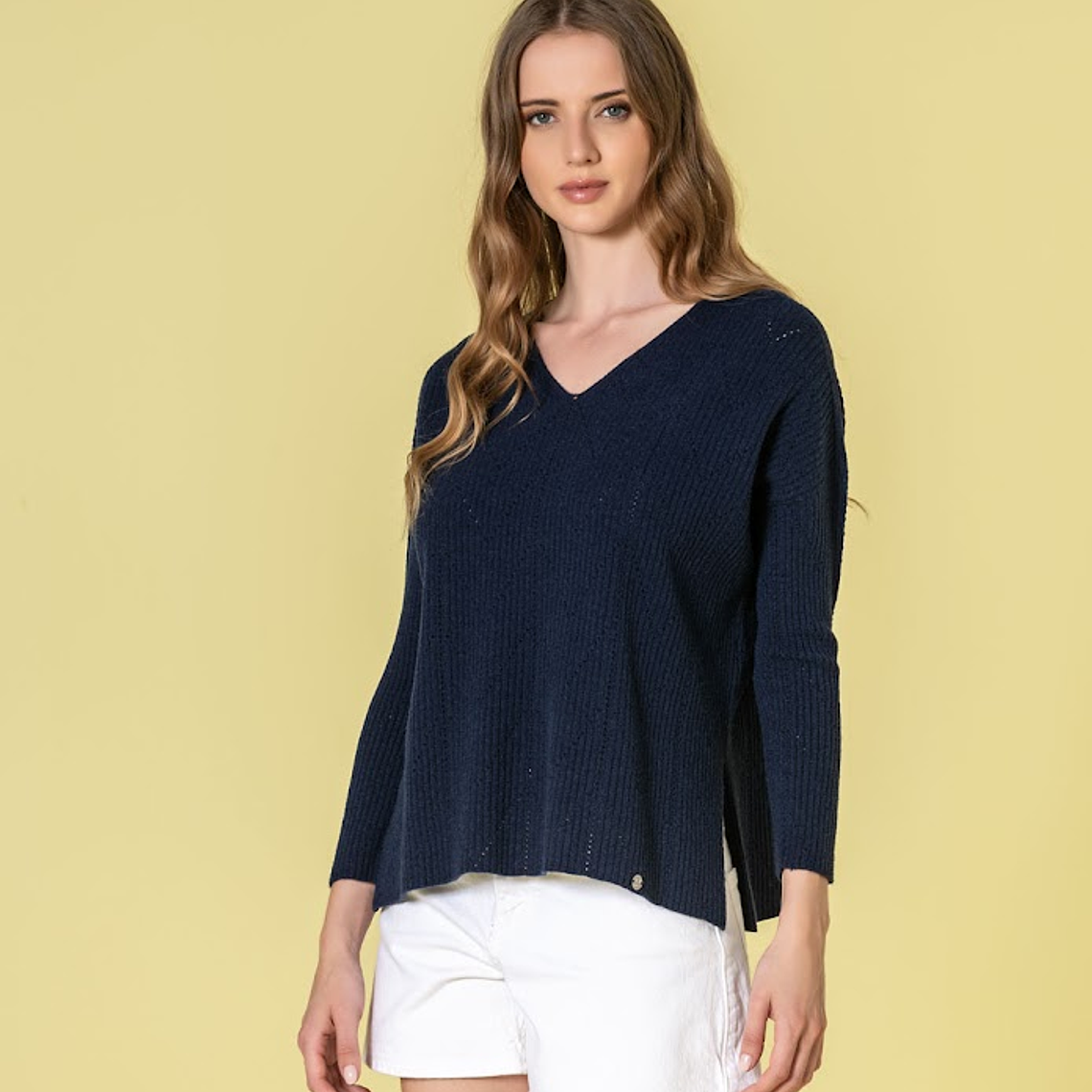 CAMISOLA DE MALHA EM PRETO DA RUGA 1