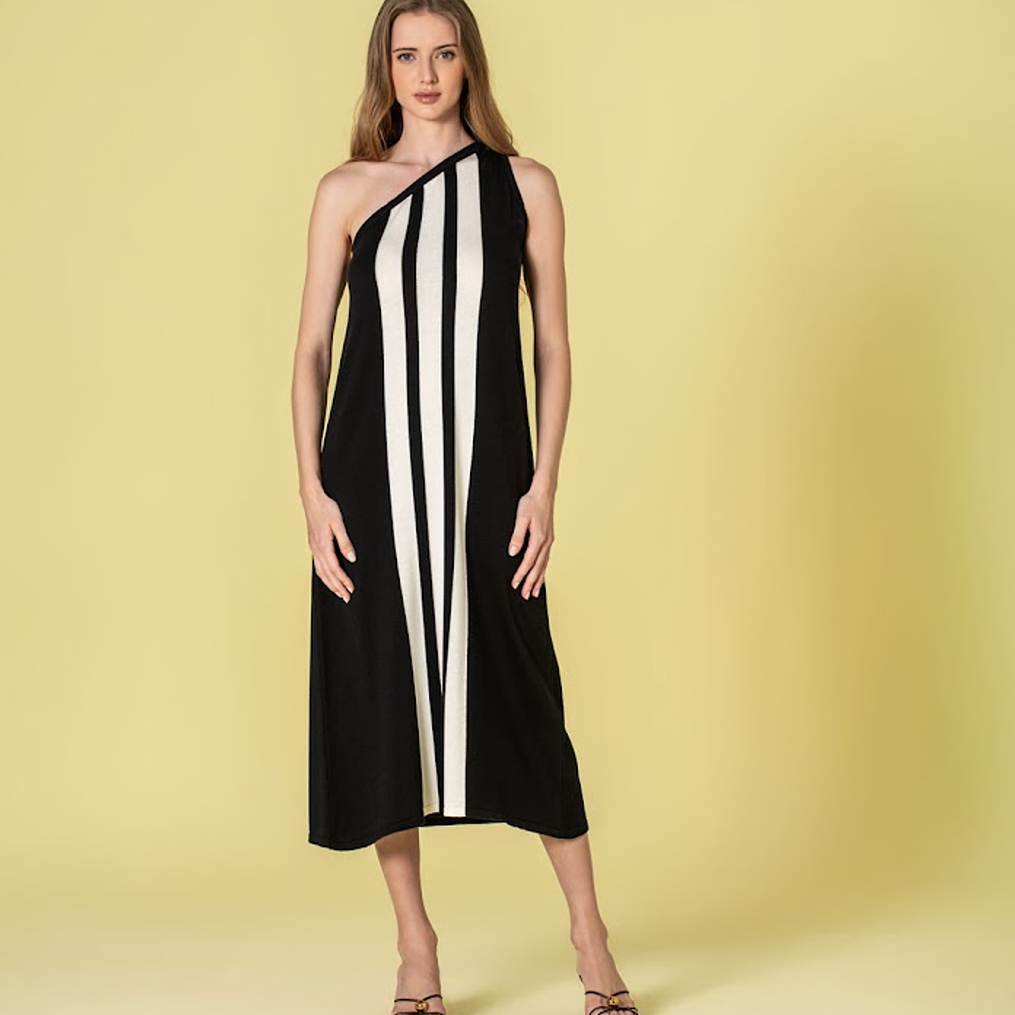 VESTIDO COM ALÇA ASSIMÉTRICA DA RUGA 1