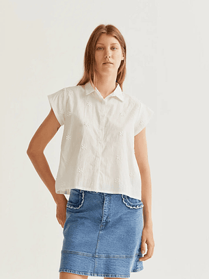 CAMISA BRANCA COM BORDADOS COMPAÑIA FANTASTICA 