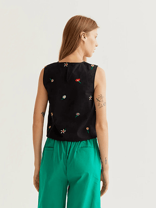 TOP PRETO COM FLORES BORDADS COMPAÑIA FANTASTICA 