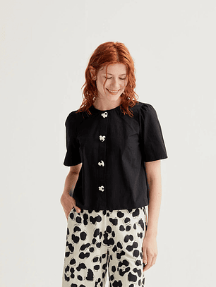 TOP COM BOTÕES EM CORAÇÃO COMPANIA FANTÁSTICA 