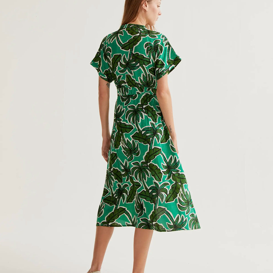 VESTIDO MIDI PADRÃO TROPICAL COMPANIA FANTÁSTICA  3