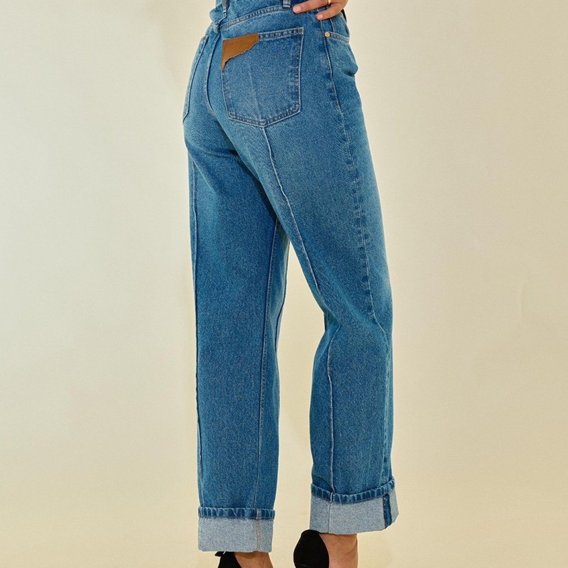 CALÇA DE GANGA WIDE LEG COM DOBRA NA BAINHA DA SCRIPTA 1