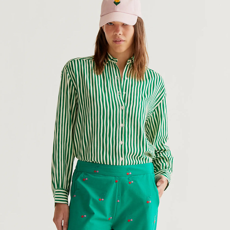 CAMISA COM RISCAS VERDES COMPANIA FANTÁSTICA 1