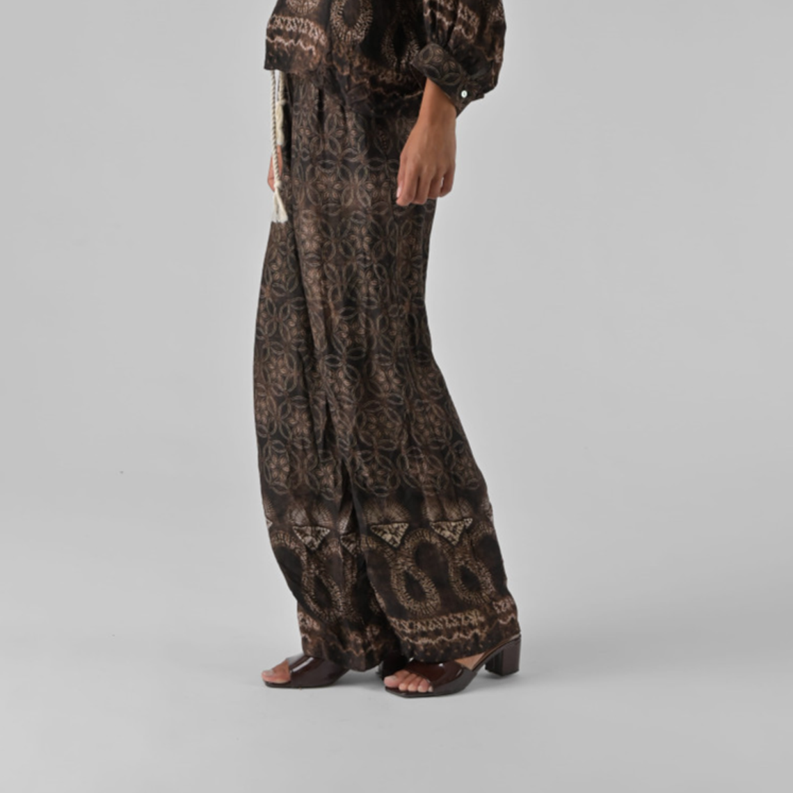 CALÇAS CAMILLE ORFEU PARIS 2