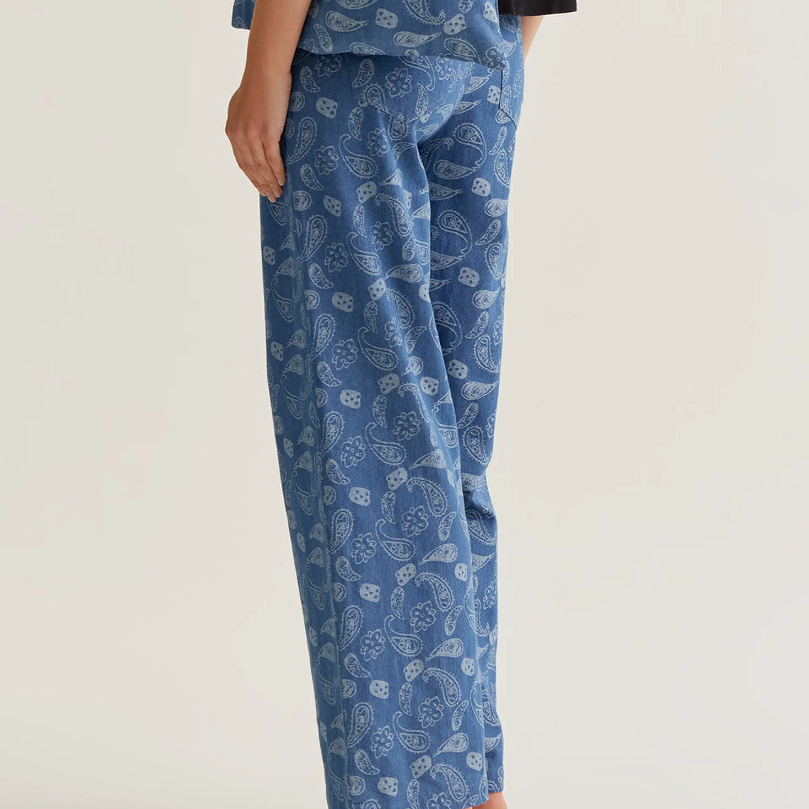 CALÇAS DE GANGA ESTAMPADAS COMPAÑIA FANTASTICA 2