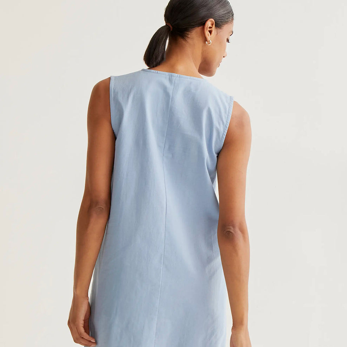 VESTIDO AZUL COM FLORES BORDADAS COMPAÑIA FANTASTICA 2