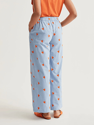 CALÇAS AZUIS COM CORAÇÕES BORDADOS COMPAÑIA FANTASTICA 