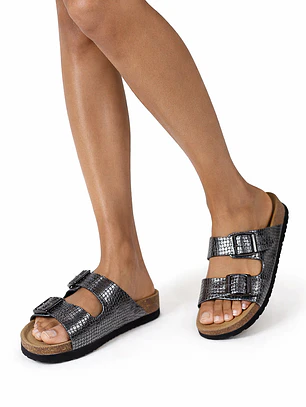 SANDÁLIAS AMÁLIA PRATEADAS COM TEXTURA CUBANAS