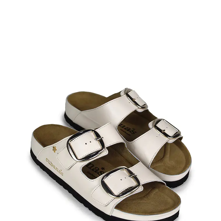 SANDÁLIAS AMÁLIA EM PELE BRANCA COM FIVELAS DOURADAS CUBANAS 2