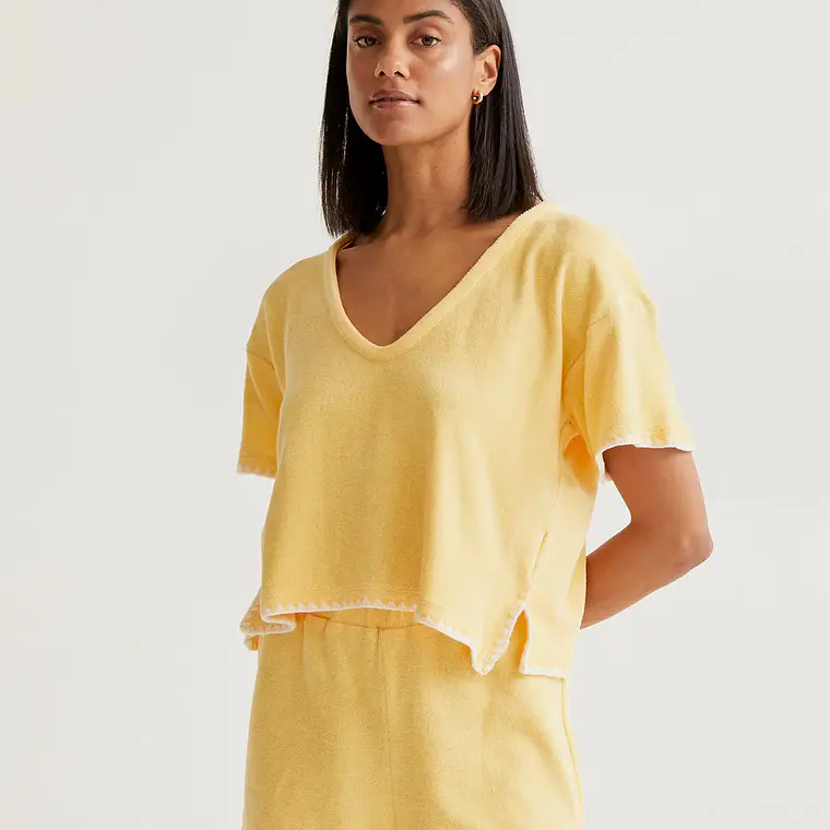 CAMISOLA AMARELA COMPAÑIA FANTASTICA  1