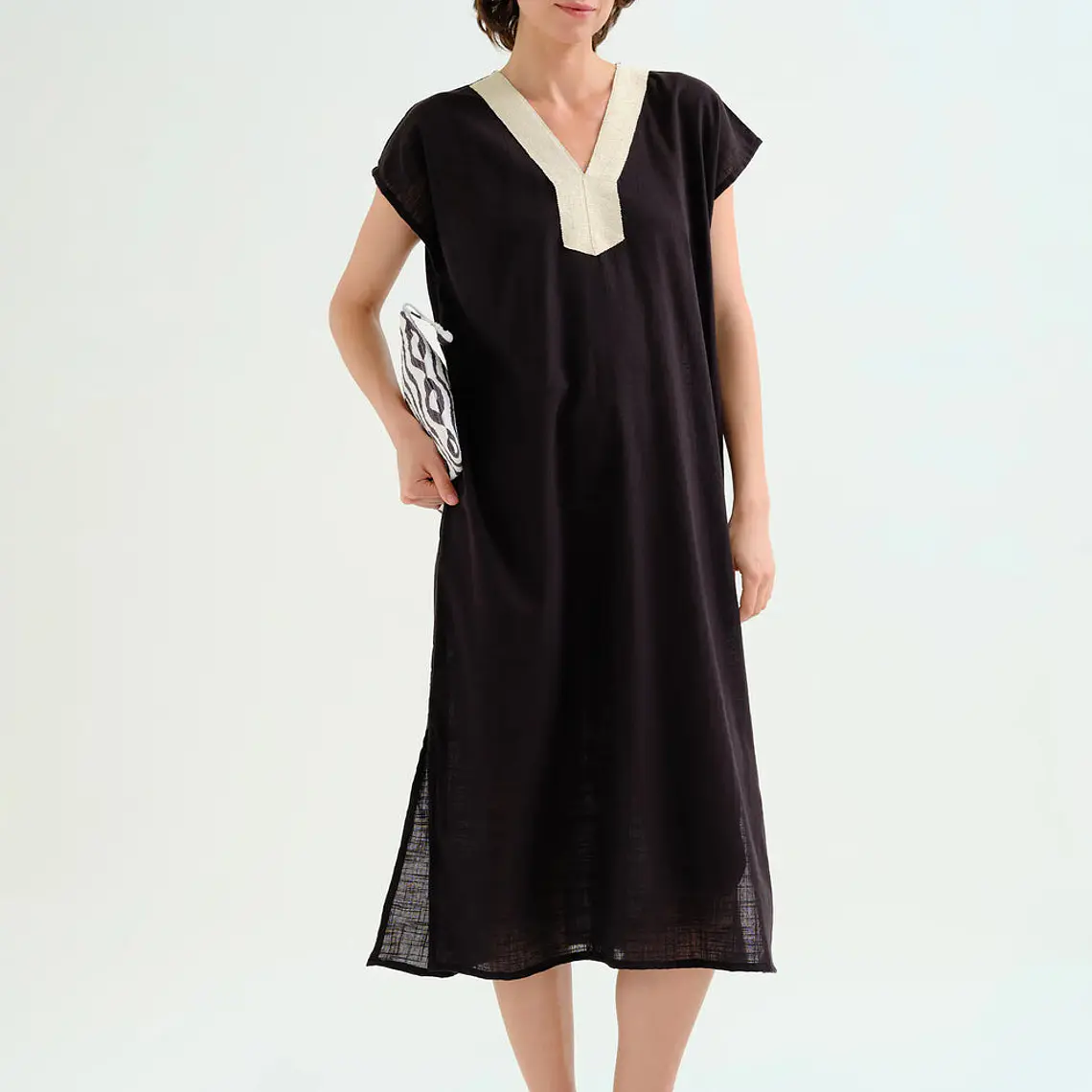 KAFTAN COM DECOTE EM BICO COMPAÑIA FANTASTICA  1